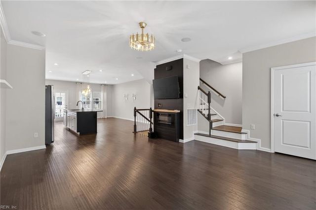 516 Clara LN, Virginia Beach, VA 23451