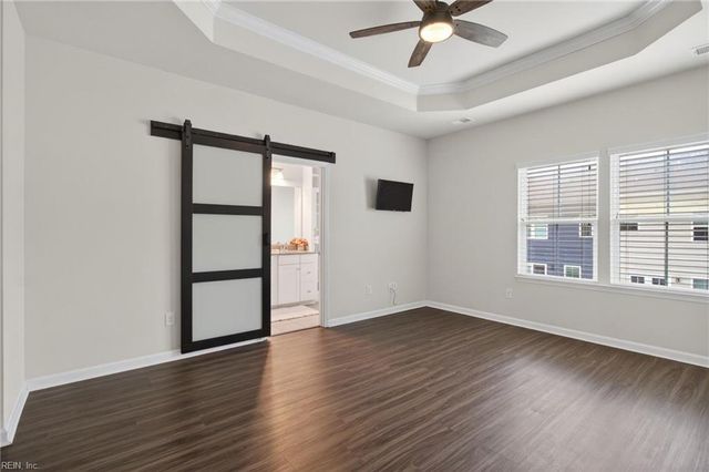 516 Clara LN, Virginia Beach, VA 23451