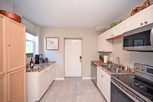 899 Lexington Avenue, Cincinnati, OH 45229