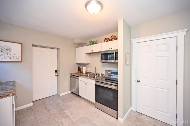 899 Lexington Avenue, Cincinnati, OH 45229