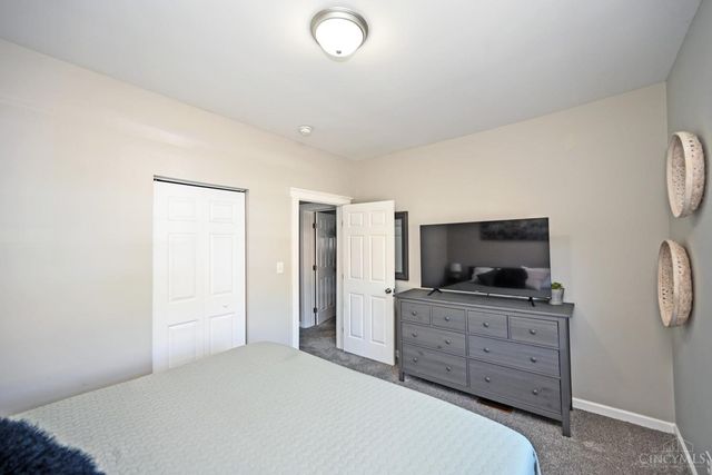 899 Lexington Avenue, Cincinnati, OH 45229