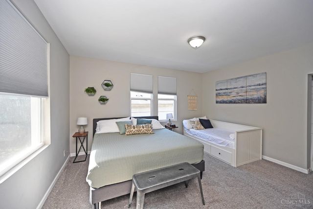 899 Lexington Avenue, Cincinnati, OH 45229