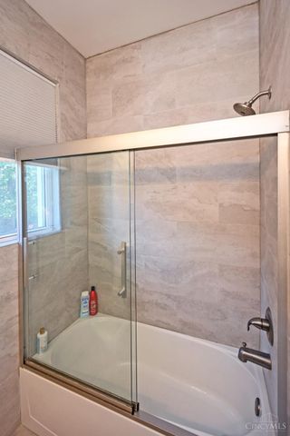 899 Lexington Avenue, Cincinnati, OH 45229