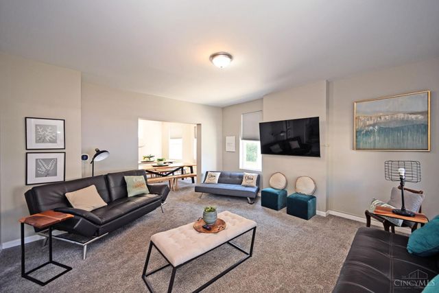 899 Lexington Avenue, Cincinnati, OH 45229