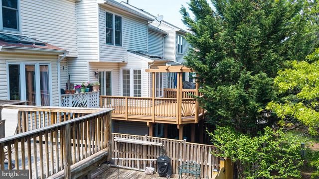 21152 HEDGEROW TER, Ashburn, VA 20147