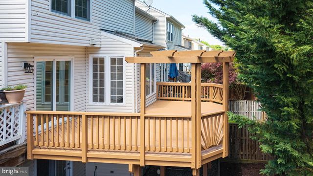 21152 HEDGEROW TER, Ashburn, VA 20147