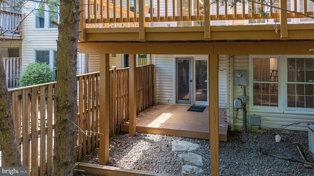 21152 HEDGEROW TER, Ashburn, VA 20147