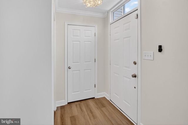 21152 HEDGEROW TER, Ashburn, VA 20147