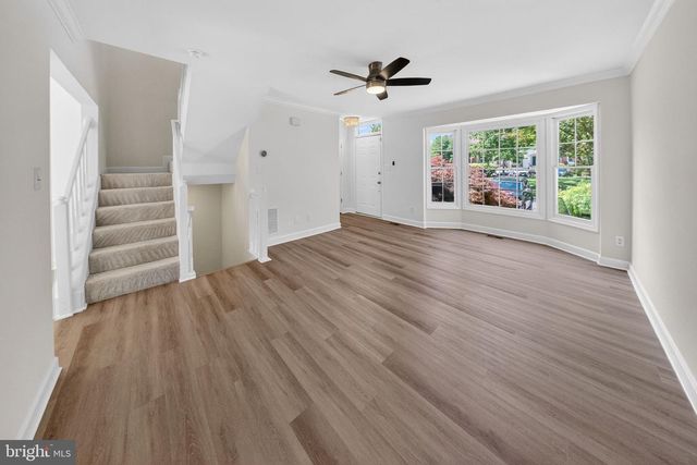 21152 HEDGEROW TER, Ashburn, VA 20147