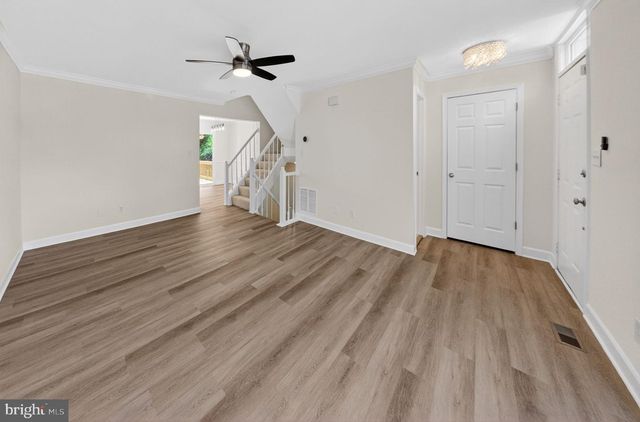 21152 HEDGEROW TER, Ashburn, VA 20147