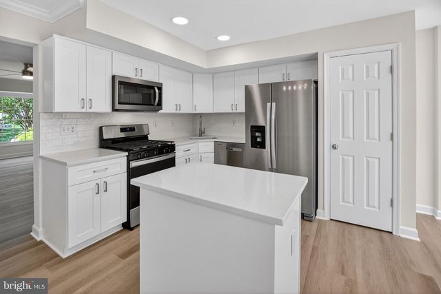 21152 HEDGEROW TER, Ashburn, VA 20147