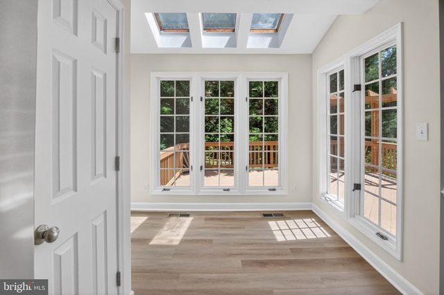 21152 HEDGEROW TER, Ashburn, VA 20147
