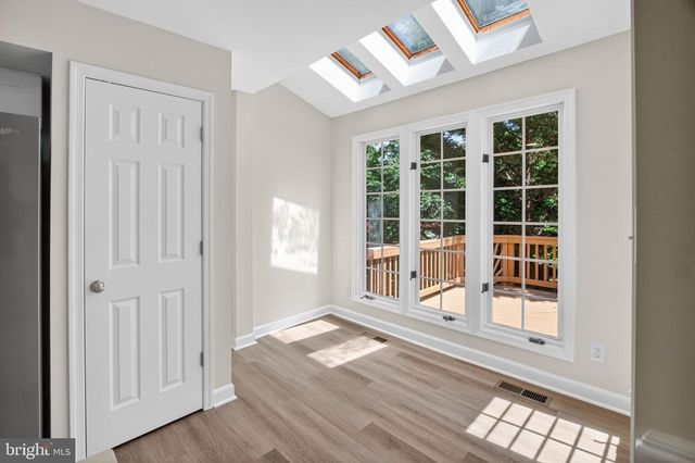 21152 HEDGEROW TER, Ashburn, VA 20147