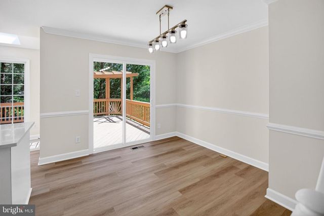 21152 HEDGEROW TER, Ashburn, VA 20147