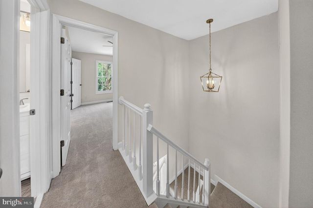 21152 HEDGEROW TER, Ashburn, VA 20147