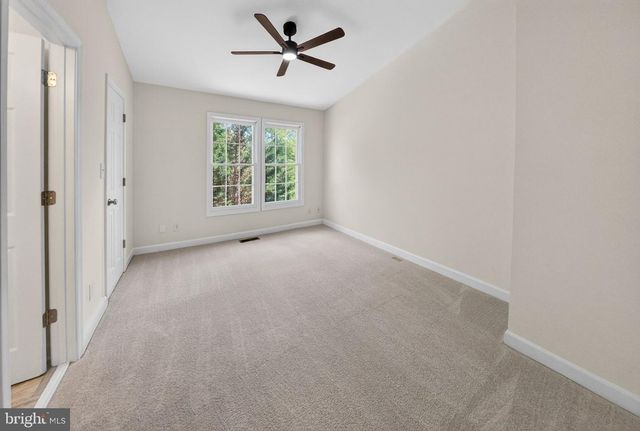 21152 HEDGEROW TER, Ashburn, VA 20147