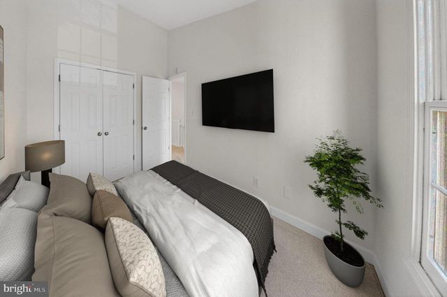 21152 HEDGEROW TER, Ashburn, VA 20147
