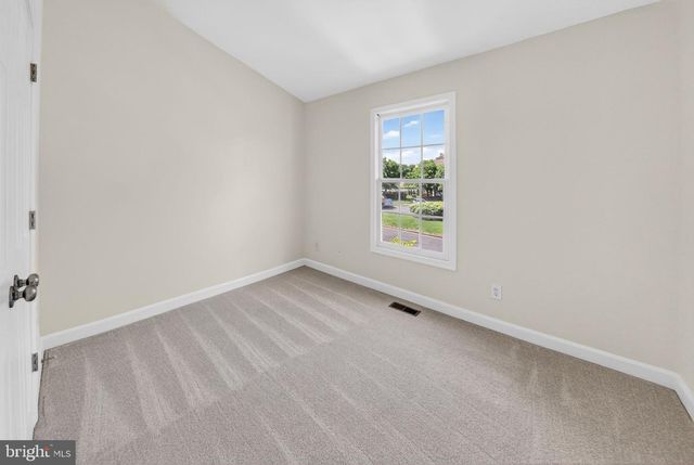 21152 HEDGEROW TER, Ashburn, VA 20147
