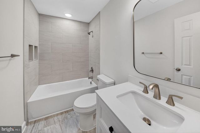 21152 HEDGEROW TER, Ashburn, VA 20147