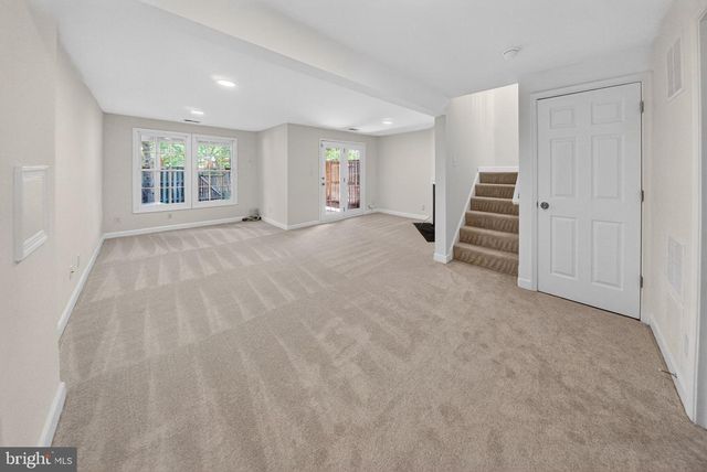21152 HEDGEROW TER, Ashburn, VA 20147