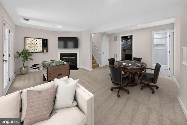 21152 HEDGEROW TER, Ashburn, VA 20147