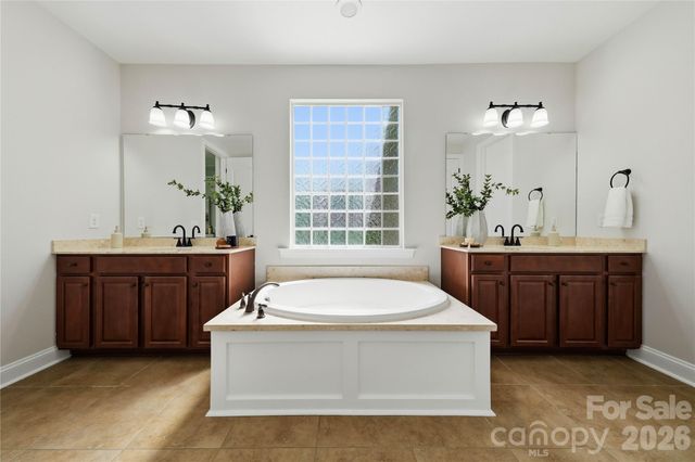 911 Oleander Lane, Waxhaw, NC 28173