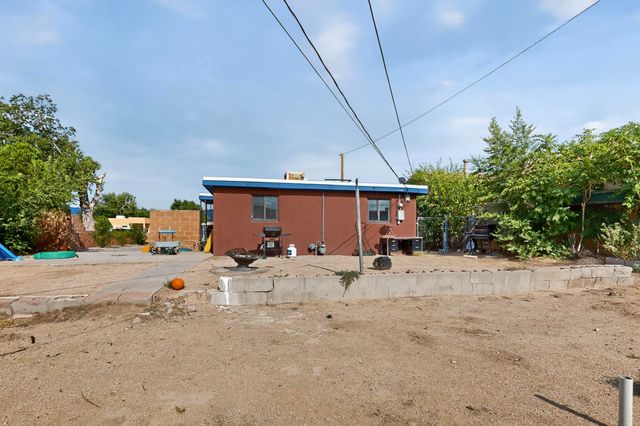 2833 HERMOSA Drive NE, Albuquerque, NM 87110