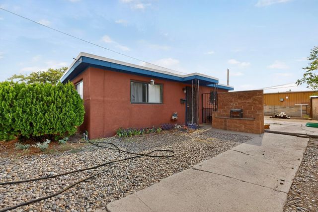 2833 HERMOSA Drive NE, Albuquerque, NM 87110