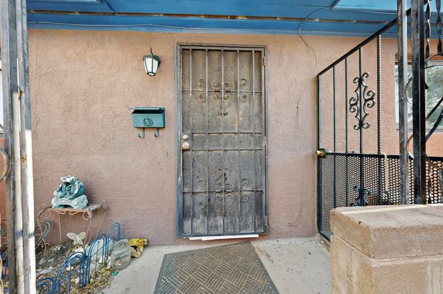 2833 HERMOSA Drive NE, Albuquerque, NM 87110