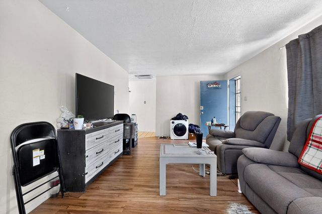 2833 HERMOSA Drive NE, Albuquerque, NM 87110