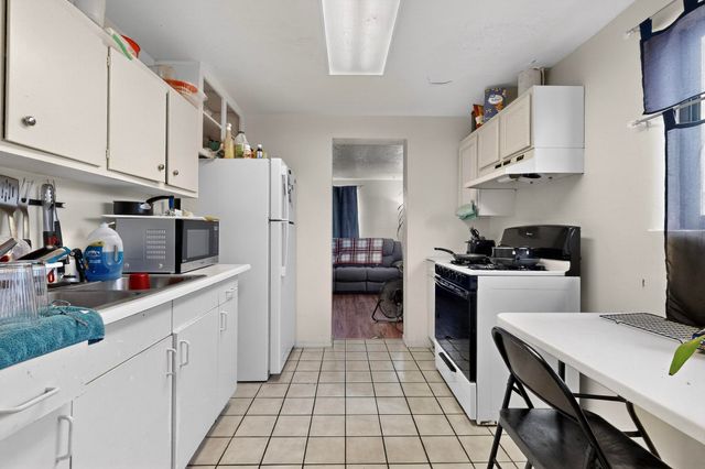 2833 HERMOSA Drive NE, Albuquerque, NM 87110