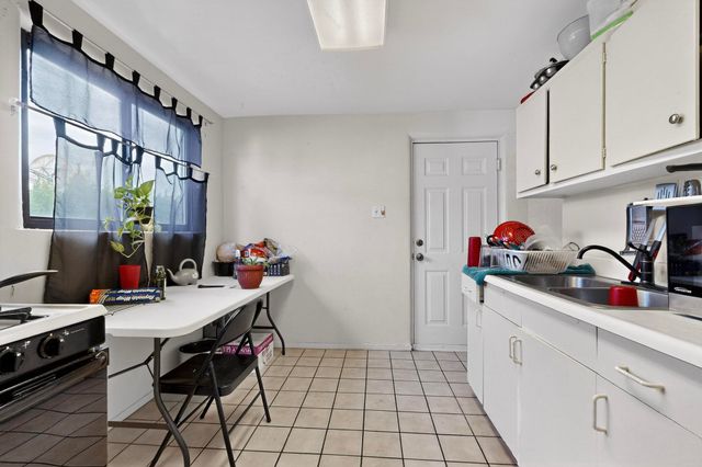 2833 HERMOSA Drive NE, Albuquerque, NM 87110