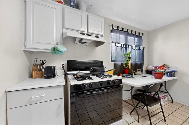 2833 HERMOSA Drive NE, Albuquerque, NM 87110