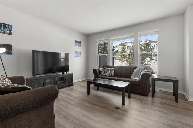 4128 Enclave Way, Kalamazoo, MI 49006