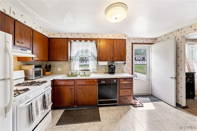 171 Berehaven Drive, Amherst, NY 14228