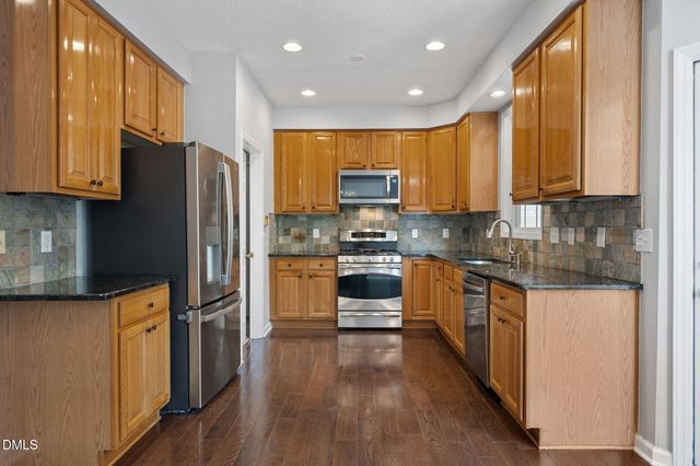 105 New Parkside Drive, Chapel Hill, NC 27516