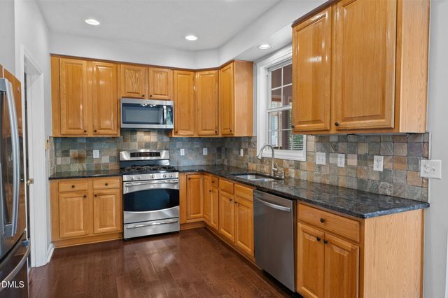 105 New Parkside Drive, Chapel Hill, NC 27516
