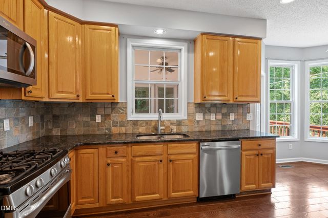 105 New Parkside Drive, Chapel Hill, NC 27516