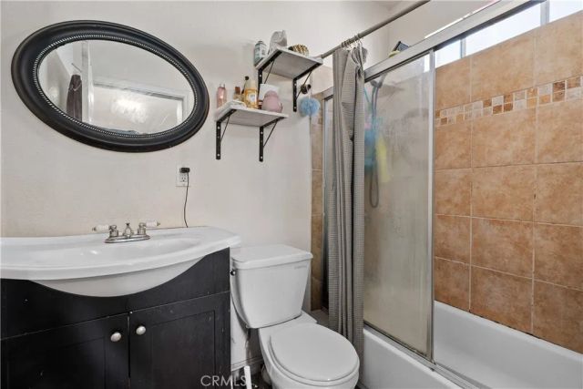 8766 Dalton Avenue, Los Angeles, CA 90047