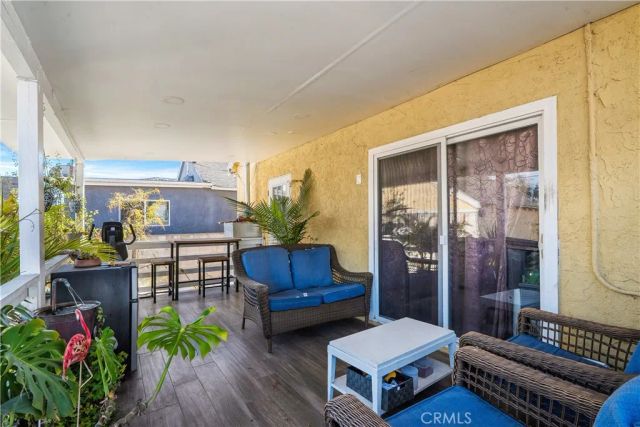 8766 Dalton Avenue, Los Angeles, CA 90047