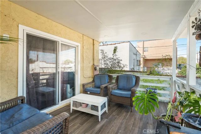 8766 Dalton Avenue, Los Angeles, CA 90047