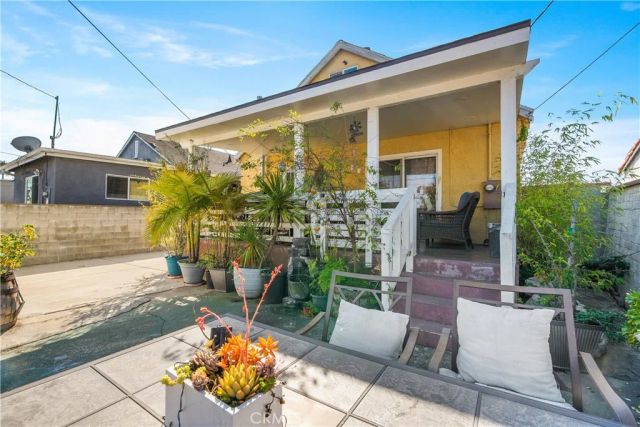 8766 Dalton Avenue, Los Angeles, CA 90047