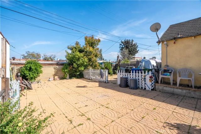 8766 Dalton Avenue, Los Angeles, CA 90047