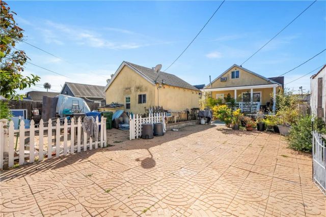 8766 Dalton Avenue, Los Angeles, CA 90047