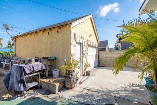 8766 Dalton Avenue, Los Angeles, CA 90047