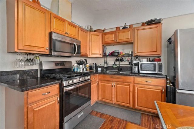 8766 Dalton Avenue, Los Angeles, CA 90047