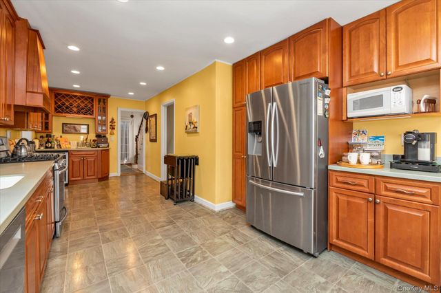 36-13 Clearview Expressway, Bayside, NY 11361