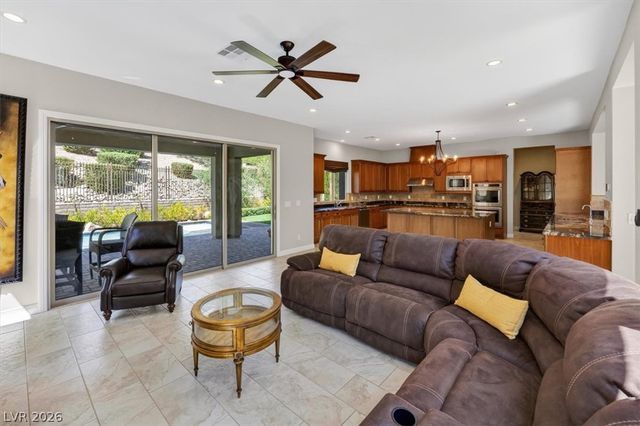 11944 Dolcemente Lane, Las Vegas, NV 89138