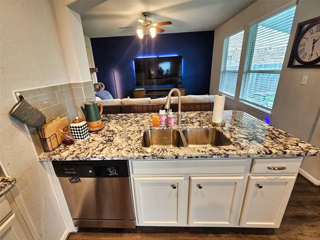 2711 Painted Sunrise Trail, Houston, TX 77045