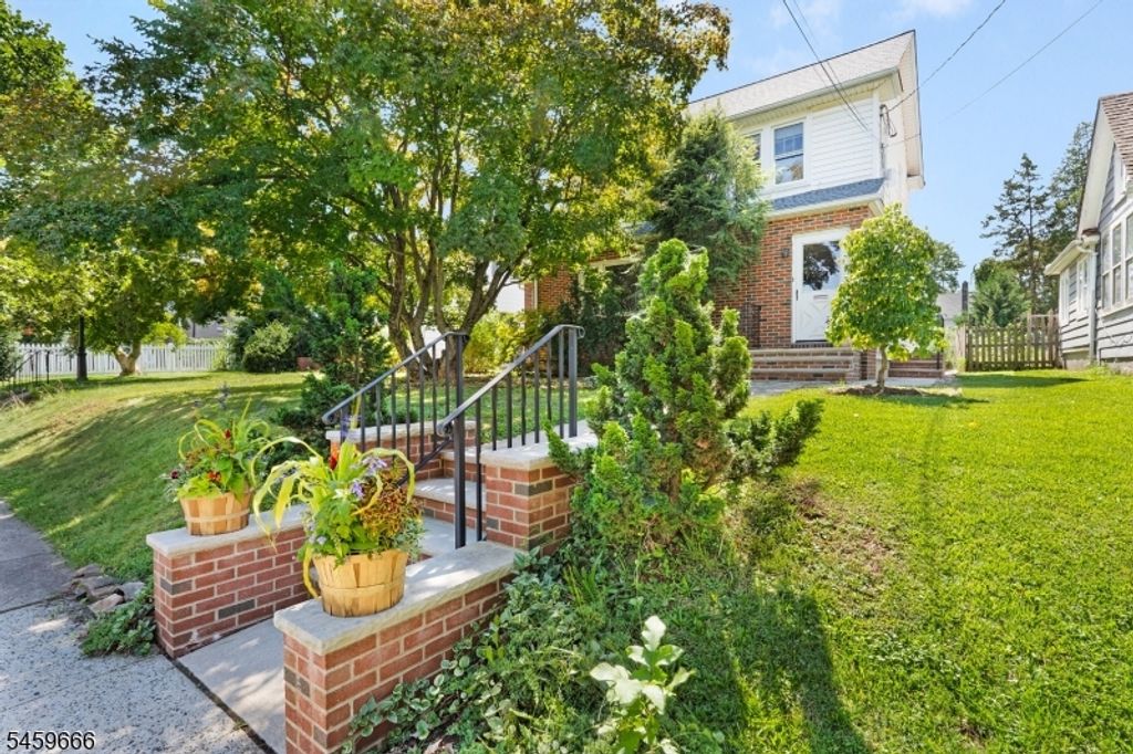 384 Catherine St, Somerville Boro, NJ 08876 — photo 2
